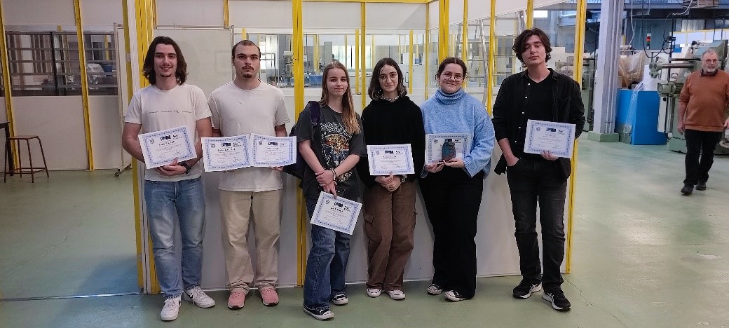 Concours Robotfly : 6e édition régionale au lycée Jean Zay | Académie ...